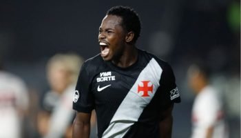 jogador-do-vasco-andre-gomez-comemora-gol-marcado-705x500-2