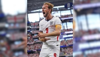 Kane marcou dois gols contra a Croácia, em um dos melhores jogos da primeira rod