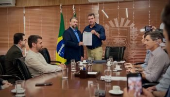 Wilson Lucena, vice-presidente de Operações da Atvos ao lado de Eduardo Riedel.