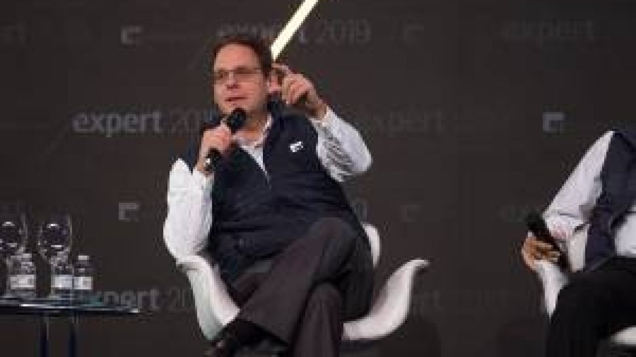 Adam Capital Desafia Consenso e Vê Chance de Selic Parada em 15% em 2026