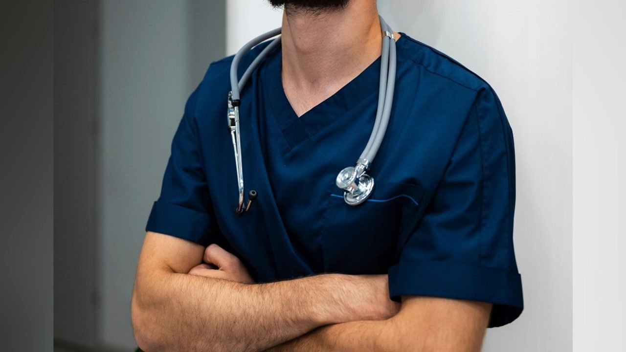 Médico em unidade de saúde. — Foto: Médico em unidade de saúde. (Imagem Merament