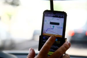 Foto: Motorista de aplicativo foi agredido enquanto aguardava corrida. (Foto: Ar