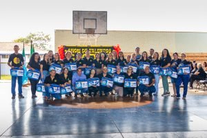 navirai-celebra-20-anos-da-escola-jose-martins-flores-com-entrega-de-kits-para-professoresjpg