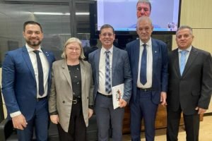 Foto: Naviraí Oficializa Pedido ao MEC por Curso de Enfermagem para o Campus da