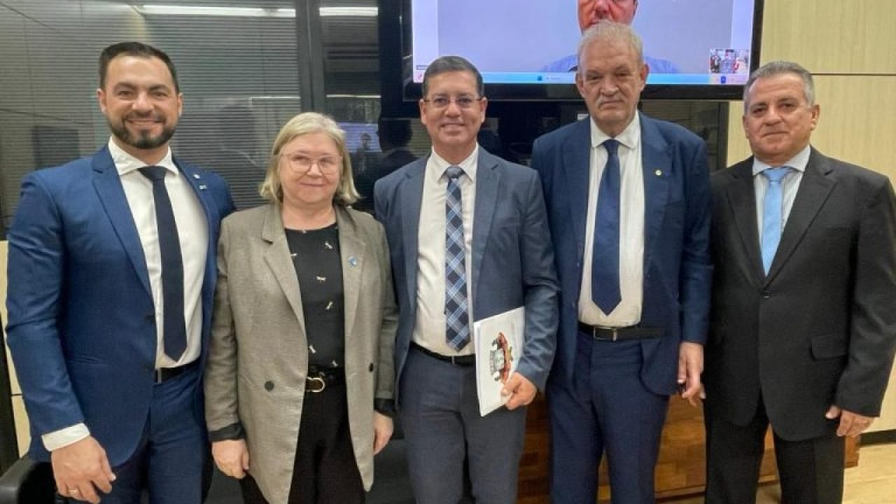 Foto: Naviraí Oficializa Pedido ao MEC por Curso de Enfermagem para o Campus da