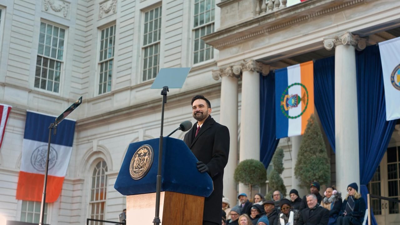 Prefeito socialista de Nova York revoga decreto sobre antissemitismo