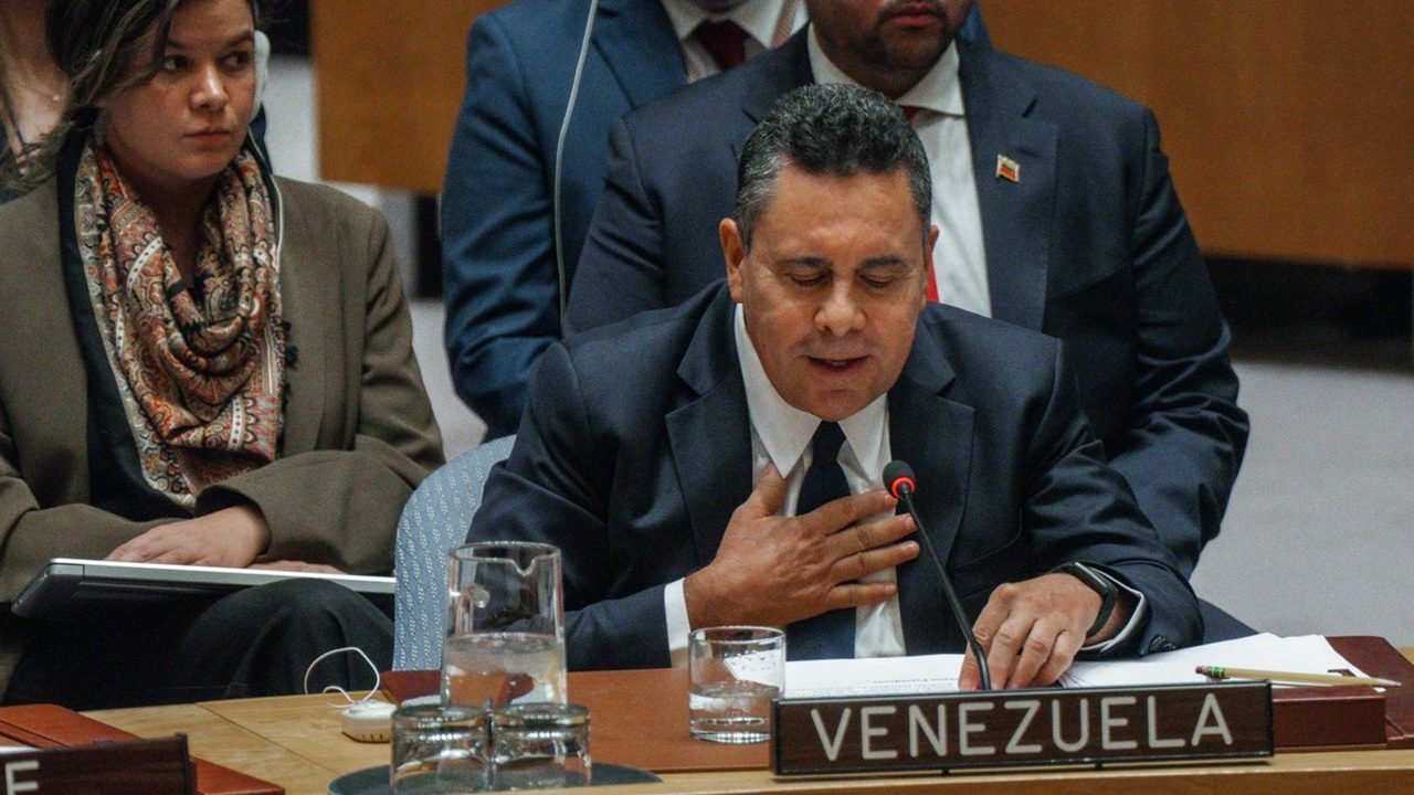 EUA Anunciam Uso Máximo de Sanções Contra Maduro