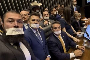 oposicao-anistia-impeachment