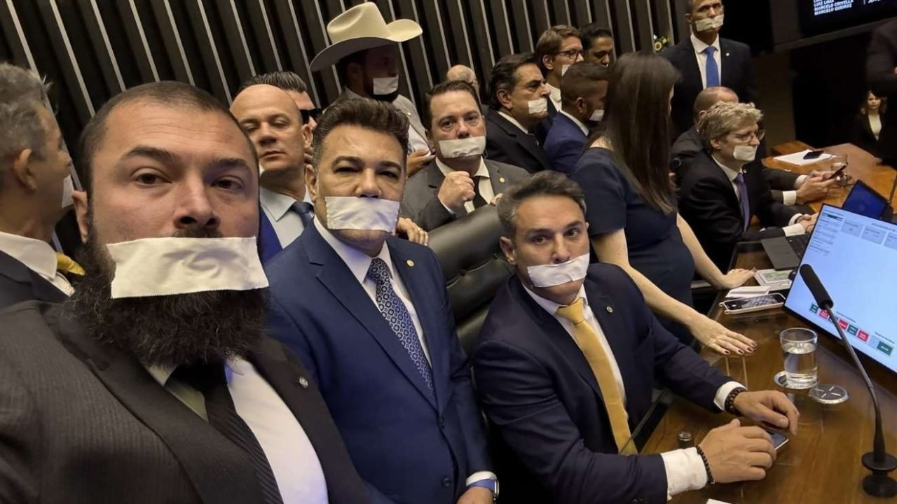 oposicao-anistia-impeachment