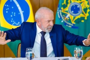 pl-aciona-tse-contra-lula