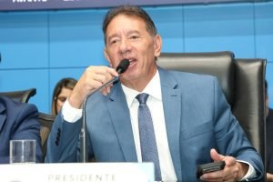 pl-alems-propoe-inclusao-mel-alimentacao-escolar