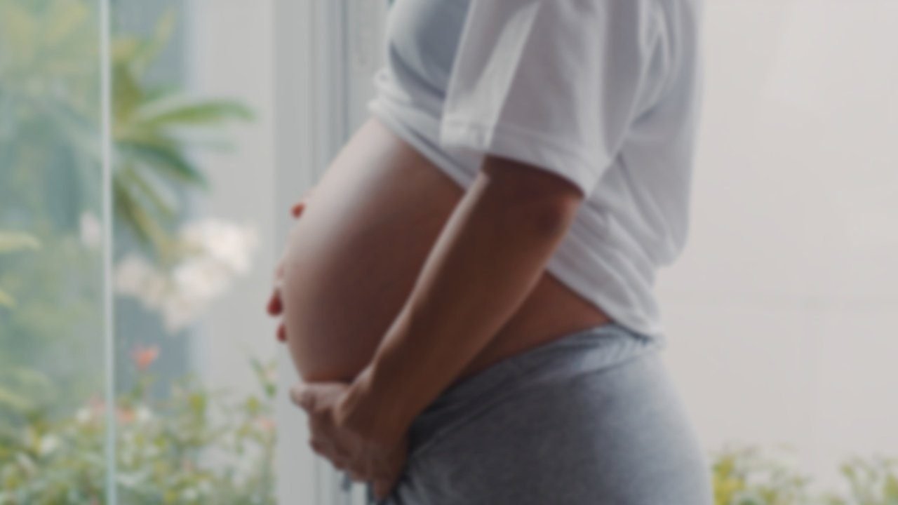 Professora terá reembolso de R$ 21 mil após parto sem cobertura de saúde