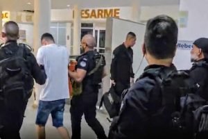 Polícia Civil do RJ durante a operação. (Divulgação) — Foto: Polícia Civil do RJ