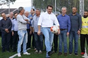 ratinho-junio-jogando-bola