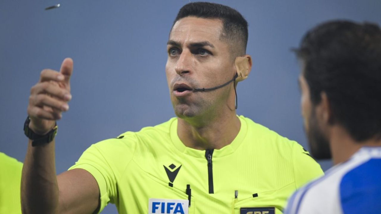 CBF define árbitro para jogo de Corinthians x Cruzeiro