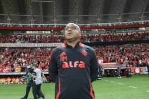 roger-machado-e-questionado-sobre-sua-saida-foto-ricardo-duarte-sc-internacional-750x469-1