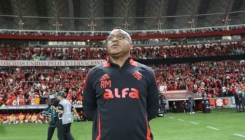 roger-machado-e-questionado-sobre-sua-saida-foto-ricardo-duarte-sc-internacional-750x469-1