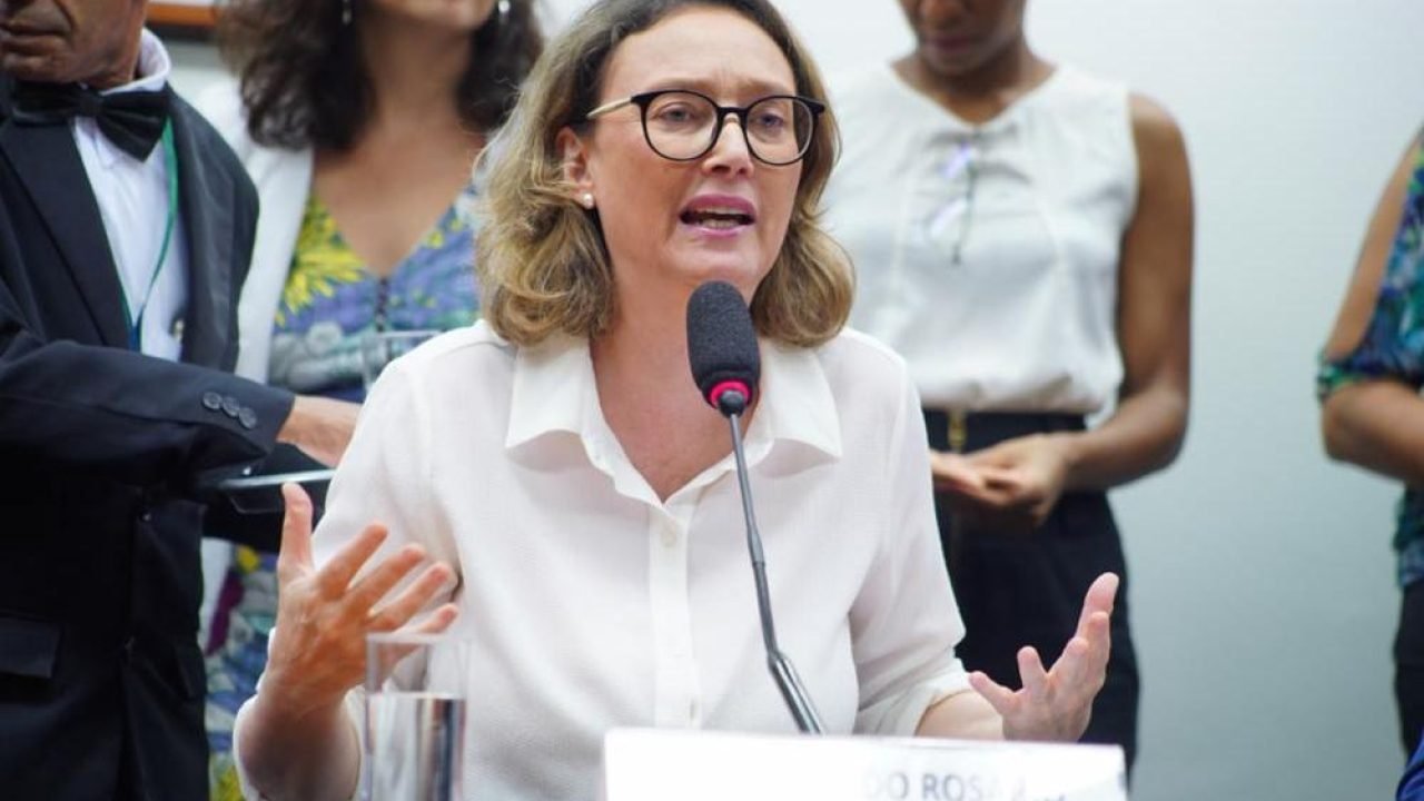 Foto: Segundo a deputada, Michelle deveria fazer um Boletim de Ocorrência (BO) p
