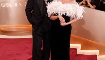 Selena Gomez usa vestido Chanel que levou 320 horas para ser produzido