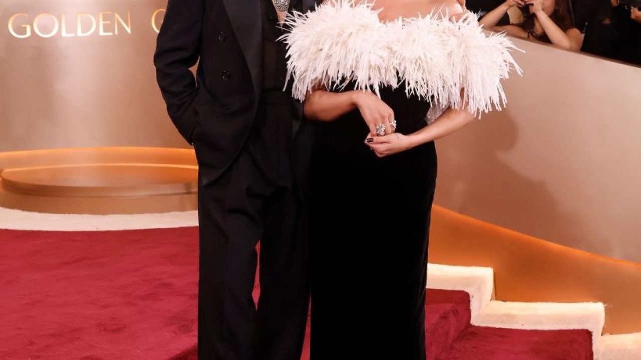 Selena Gomez usa vestido Chanel que levou 320 horas para ser produzido