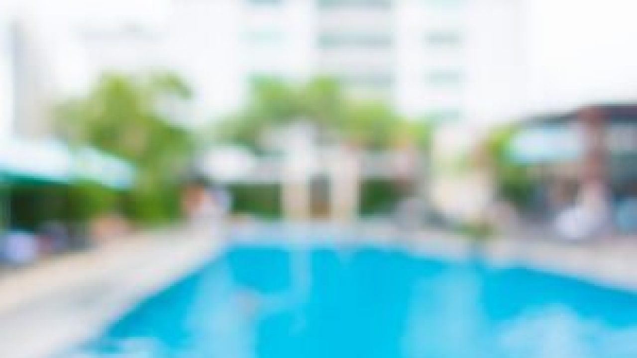 swimming-pool-hotel-unfocused