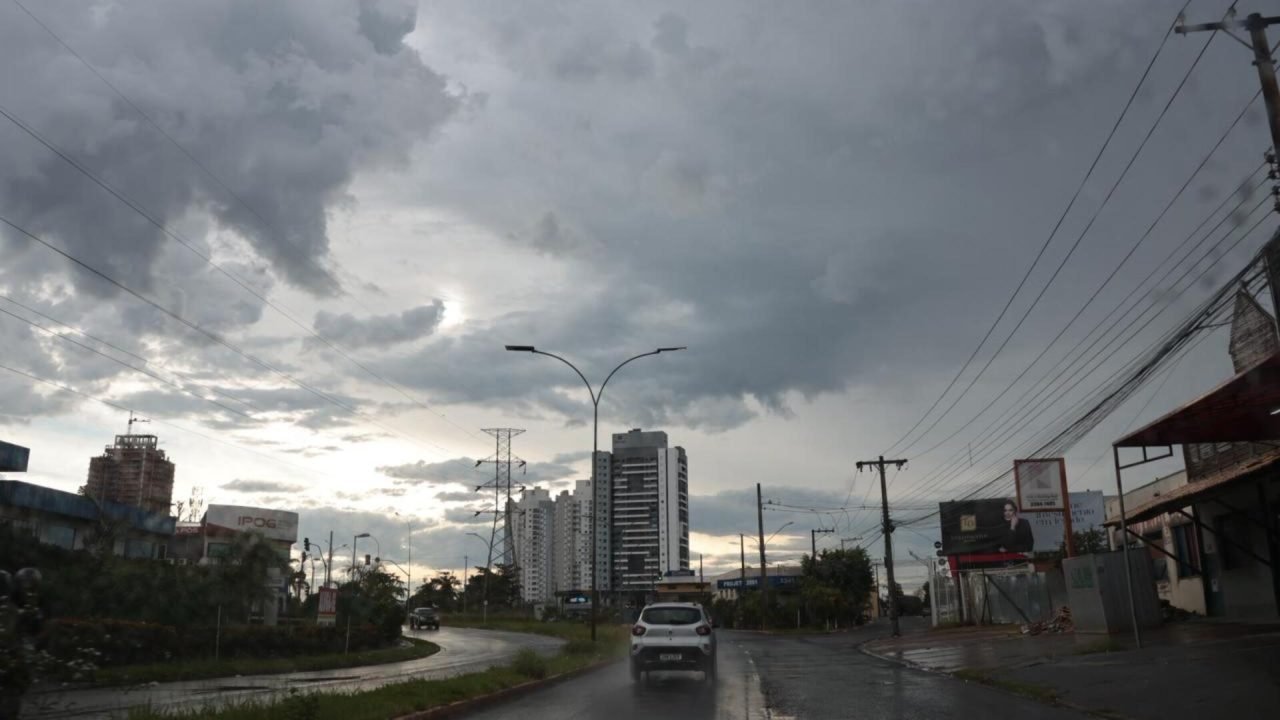 Tempo fechado em MS. (Foto: Pietra Dorneles, Jornal Midiamax)