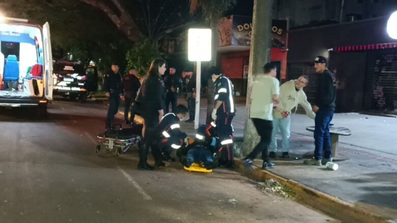 Vítima foi socorrida por equipe do Samu (Foto: Dourados News)