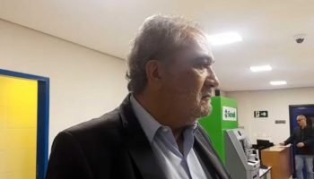 Ex-diretor do Consórcio Guaicurus, Themis Oliveira, visita o amigo, Papy, na Câm