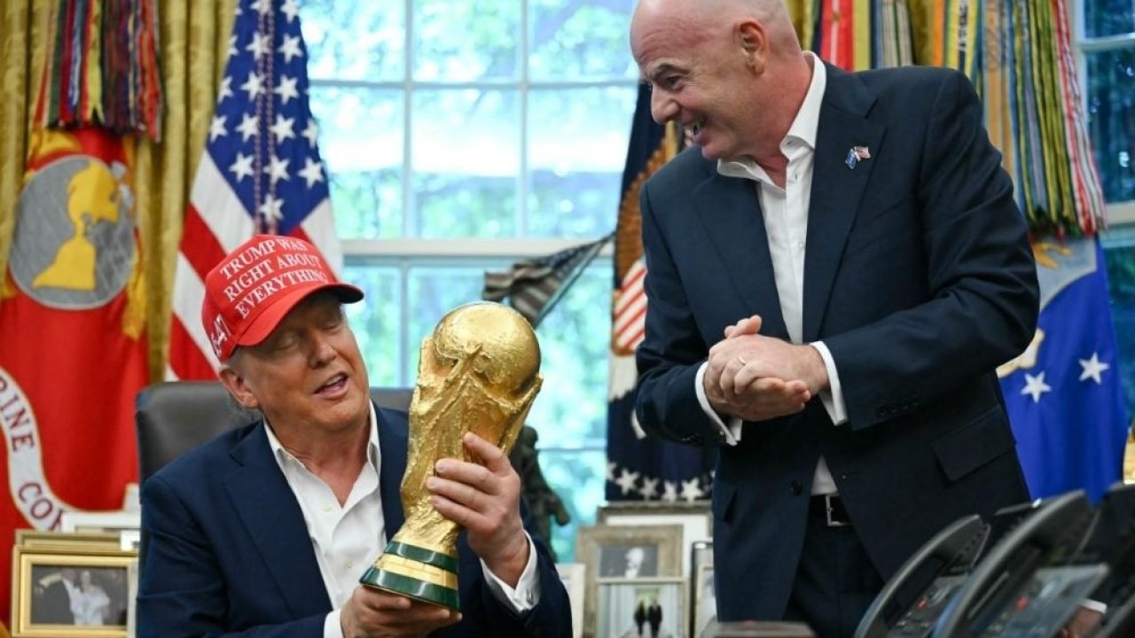 trump-e-infantino