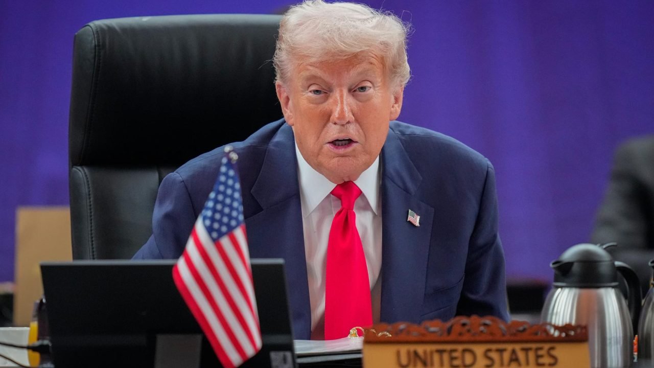 Trump Anuncia Bloqueio Total a Petroleiros Sancionados da Venezuela