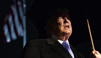 Trump posta montagem de página na Wikipedia