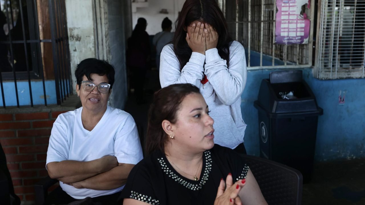 Famílias denunciam chavismo por não libertar presos políticos