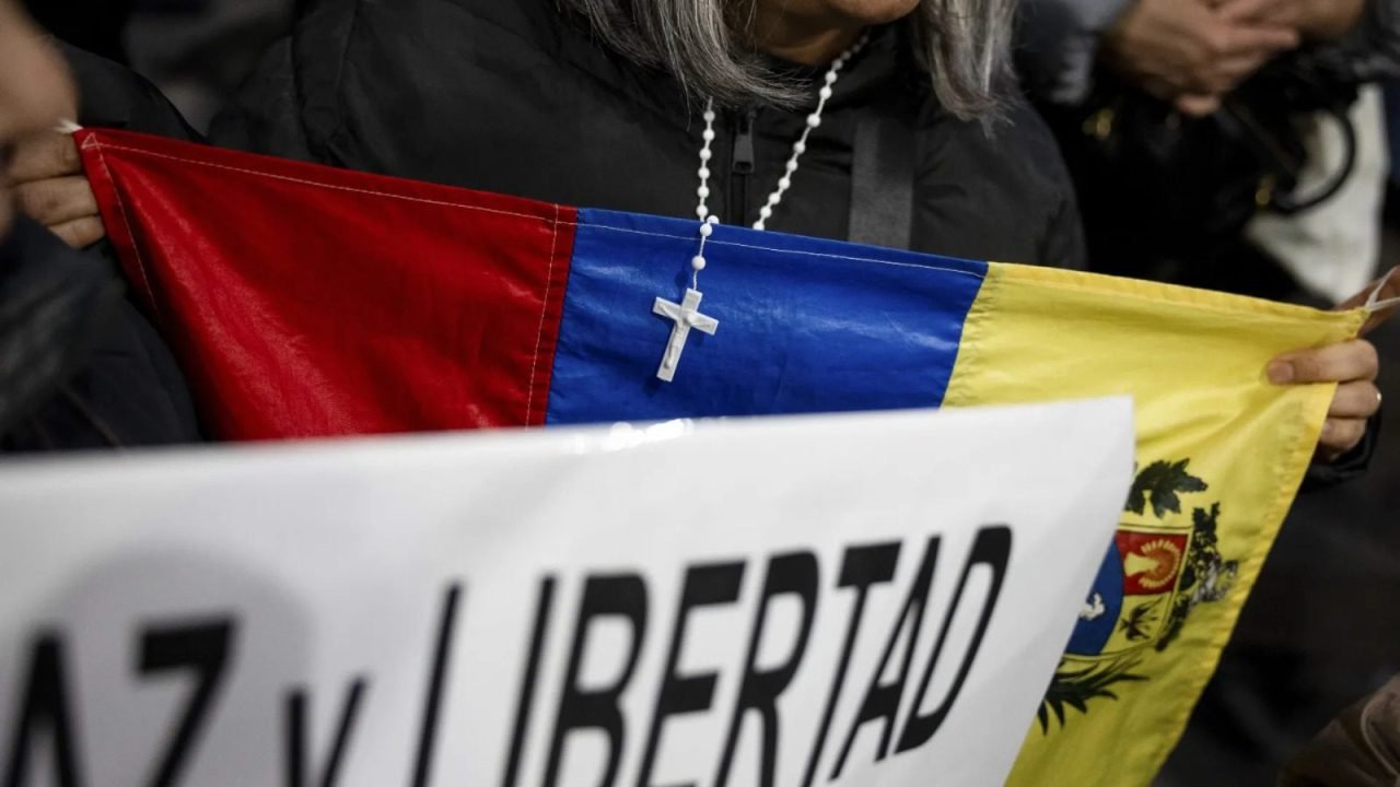 Venezuelanos Celebram Captura de Maduro em Diversos Países