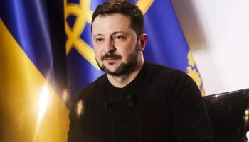 Zelensky Exige Retirada Russa e Referendo Popular para Acordo de Paz